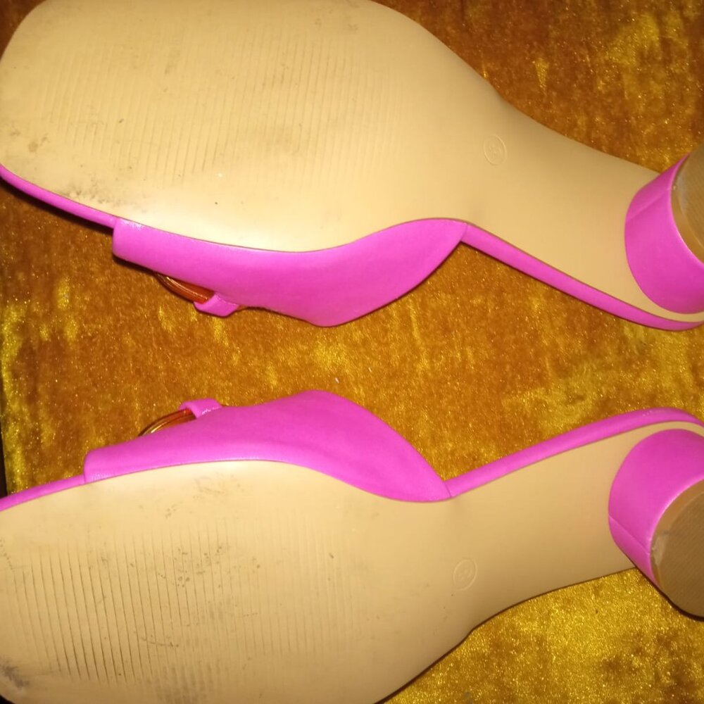 SANDAL - Picture 2 of 5